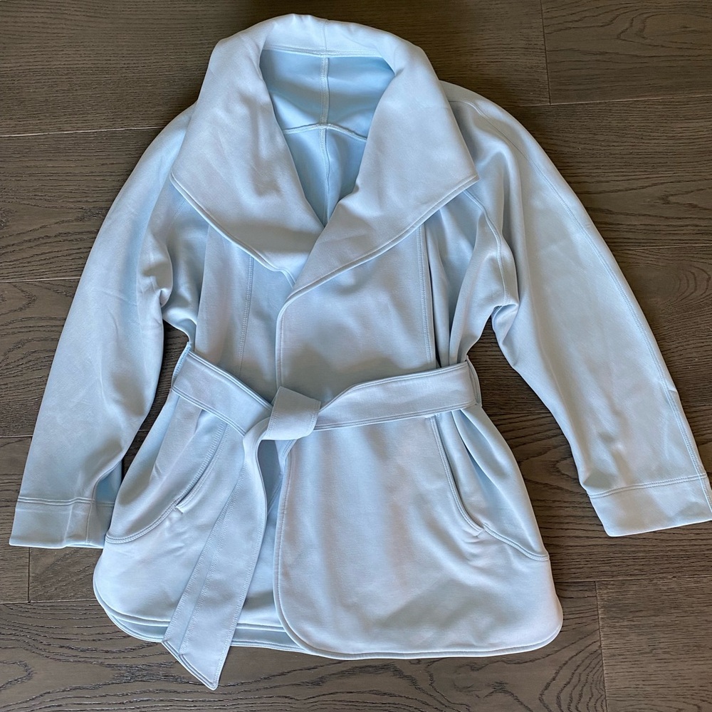 BNWOT Lululemon Sofstreme Belted wrap in powder blue sz xs/s (fits larger)